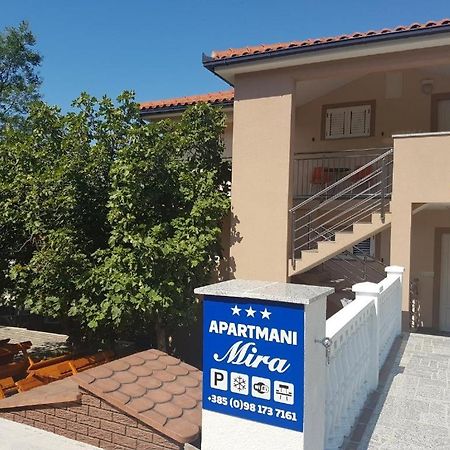 Apartmani Mira 클레노비차 외부 사진