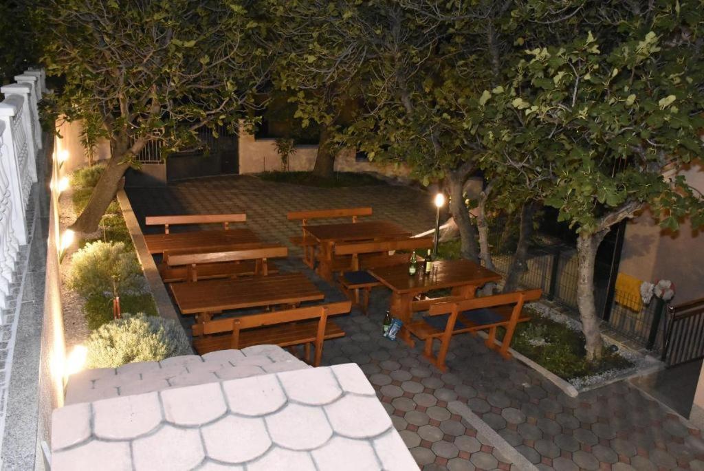 Apartmani Mira 클레노비차 외부 사진