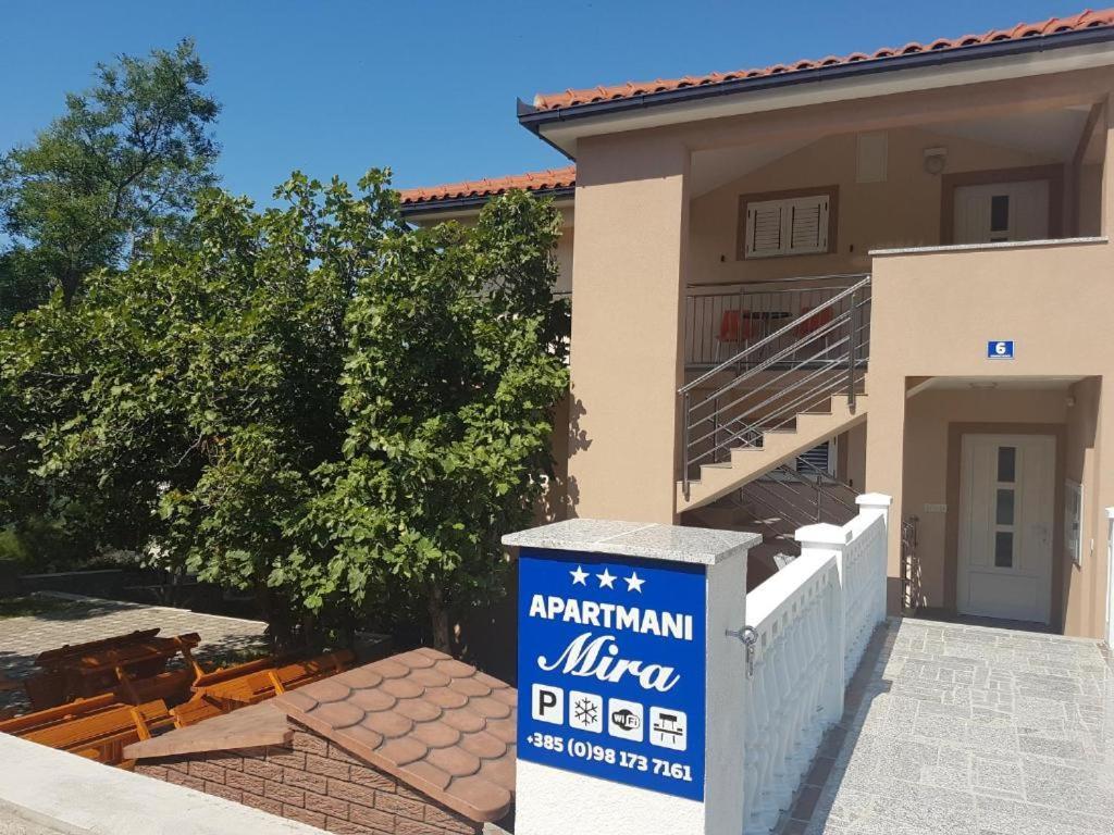 Apartmani Mira 클레노비차 외부 사진