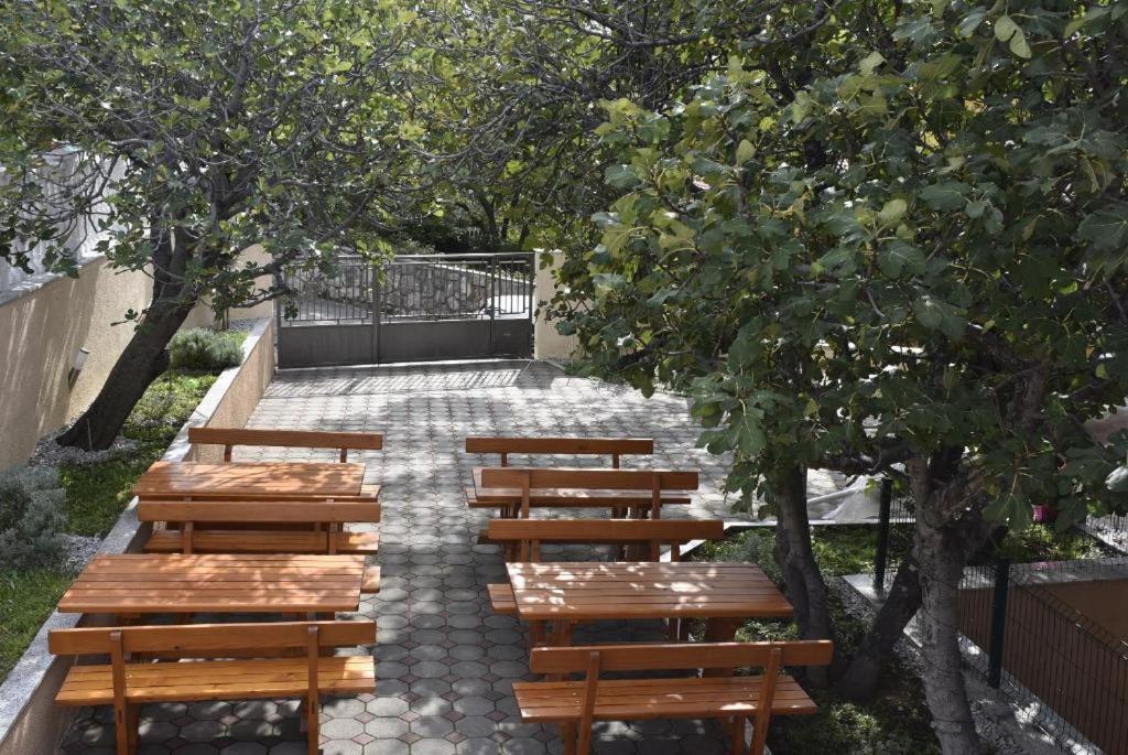 Apartmani Mira 클레노비차 외부 사진