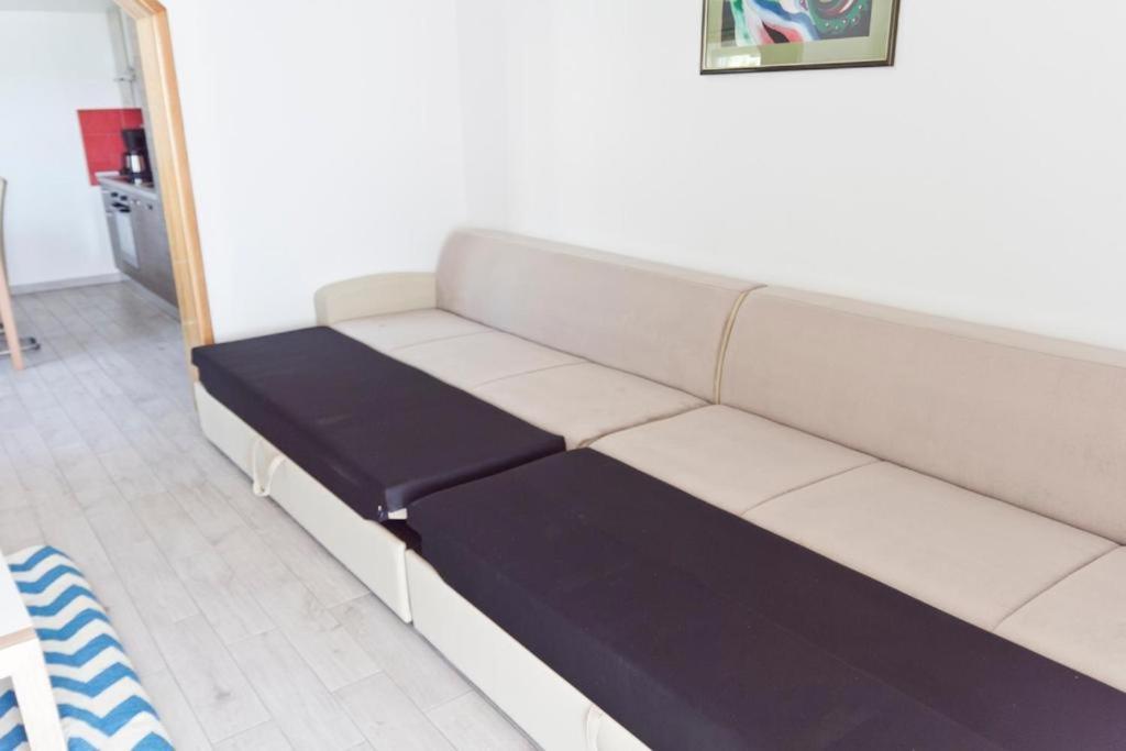 Apartmani Mira 클레노비차 외부 사진