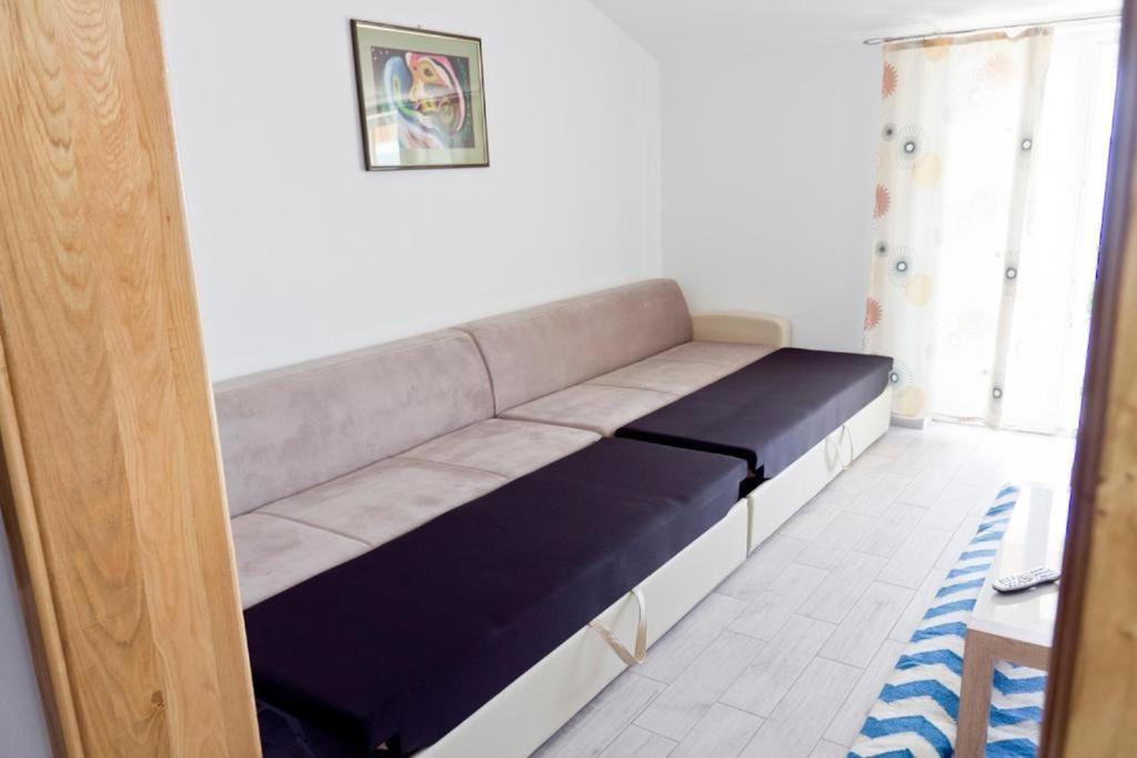 Apartmani Mira 클레노비차 외부 사진
