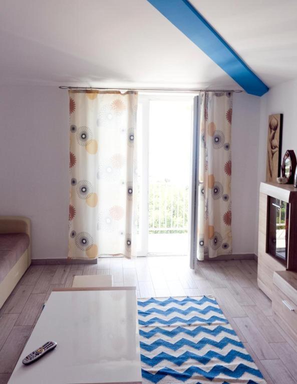 Apartmani Mira 클레노비차 외부 사진